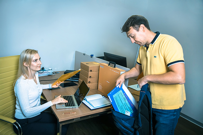 CRM для курьерской службы Как мы внедряли CRM для службы доставки. CRM «Простой бизнес»
